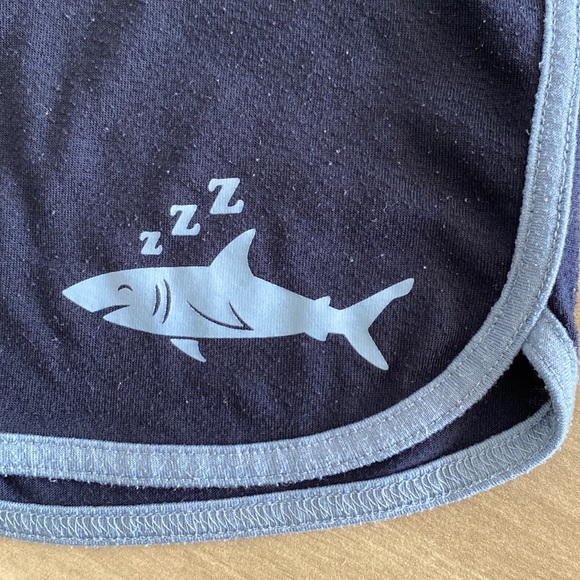 Boys Gap Kids Snooze! PJ Set with Shark Graphic - Picture 9 of 10